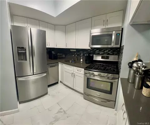1374 Midland Ave #603, Yonkers, NY 10708