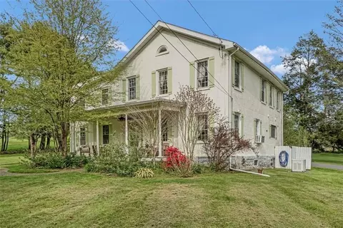 318 Old Stage Rd, Saugerties, NY 12477