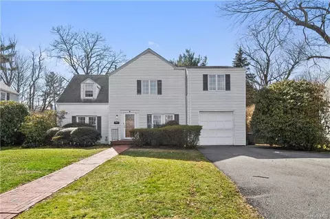 25 Wellington Ter, Greenburgh, NY 10607
