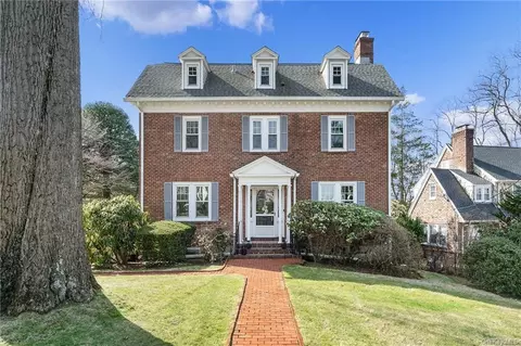 2 Northview Pl, White Plains, NY 10603