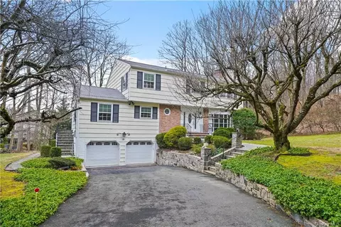 19 Laurel Hill Rd, Greenburgh, NY 10522