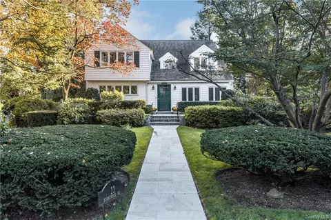 11 Burkewood Rd, Mount Vernon, NY 10552