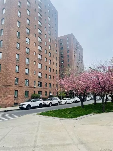 1507 Metropolitan Ave #8G, Bronx, NY 10462