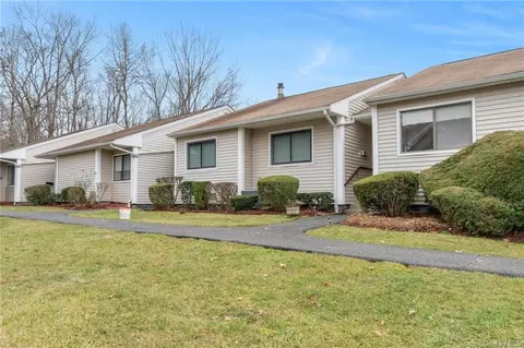87 Molly Pitcher Ln #B, Yorktown, NY 10598