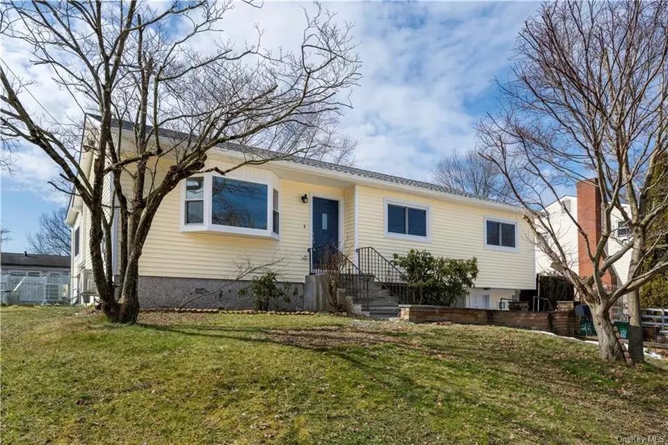  5 Pearse Pl, Beacon, NY 12508 photo 1