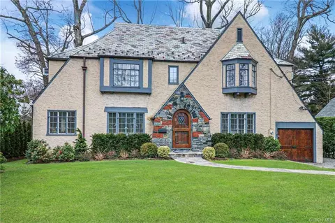 159 Brewster Rd, Scarsdale, NY 10583