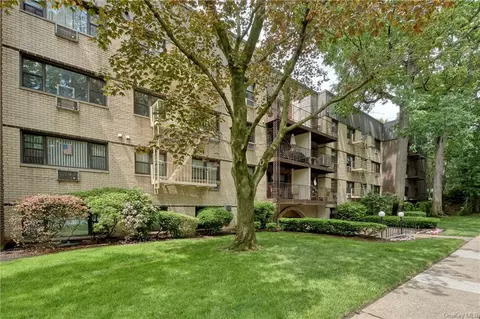 2261 Palmer Ave #3K, New Rochelle, NY 10801