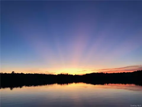 292 Lakeview Drive Rd, Highland, NY 12743