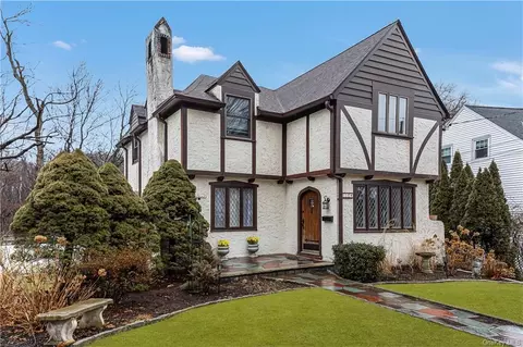 110 Parkview Dr, Bronxville, NY 10708