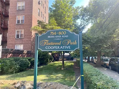 796 Bronx River Rd #B56, Yonkers, NY 10708