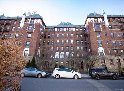 77-16 Austin #5H, NY 11375