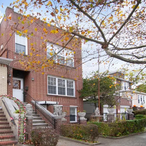 1087 Pierce Ave, New York, NY 10461