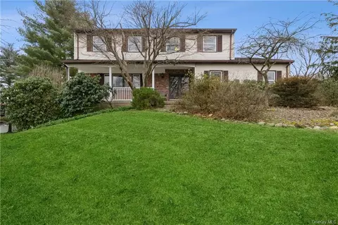 9 Ferndale Rd, Clarkstown, NY 10956