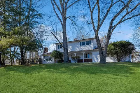 56 Woodglen Dr, Clarkstown, NY 10956