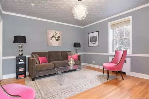 7 Chateaux Cir #7Z, Scarsdale, NY 10583