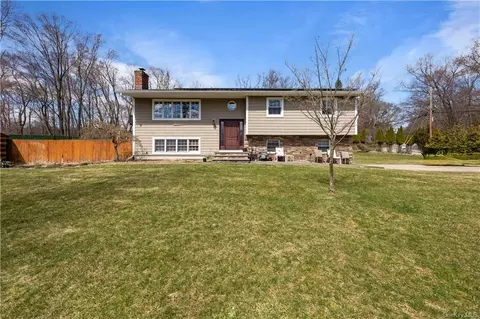 1 Cannan Rd, Ramapo, NY 10952