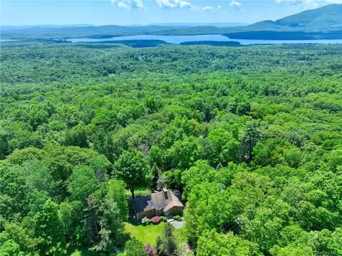 30 Indian Trl, Olive, NY 12446