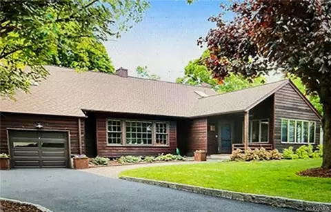 26 Harvard Ln, Greenburgh, NY 10706