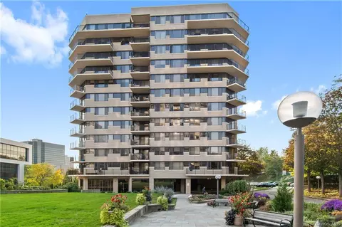 25 Rockledge Ave #811, White Plains, NY 10601