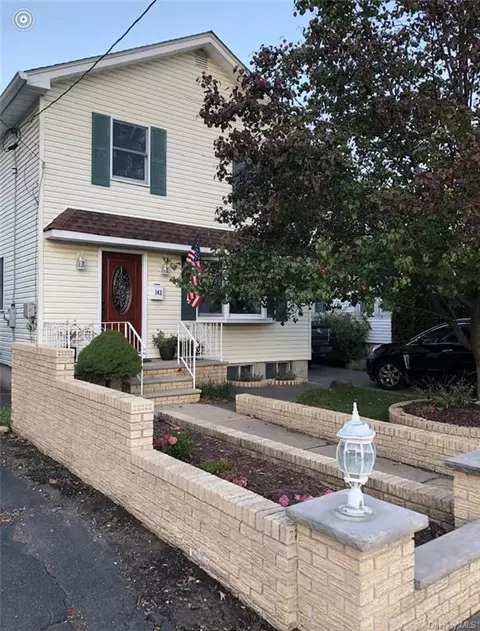 142 5th Ave, Orangetown, NY 10960