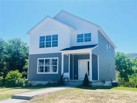 27 Townsend St, Beacon, NY 12508