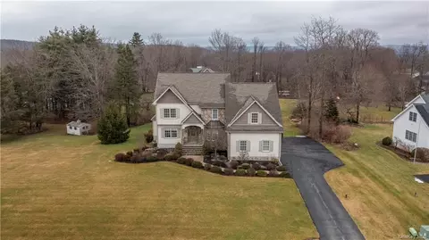 5 Albertanna Ct, East Fishkill, NY 12533