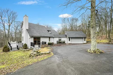 146 Delmar Hill Rd, Wawayanda, NY 10973