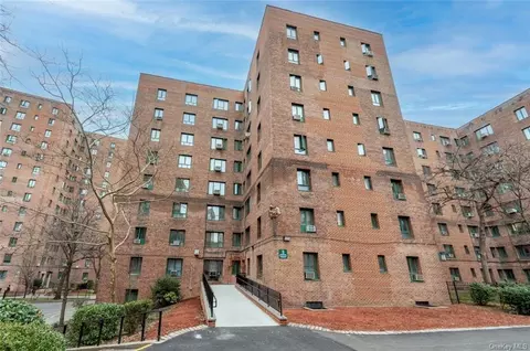11 Metropolitan Oval #6D, Bronx, NY 10462