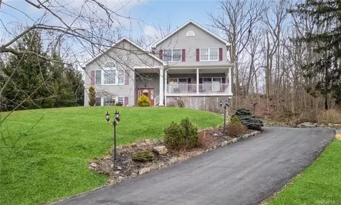 45 Saint Michaels Ter, Carmel, NY 10512