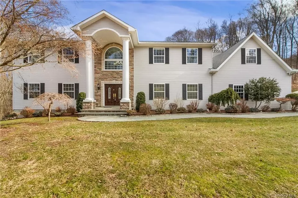 39 Country Knolls Ln, Mahopac, NY 10541 36 Photos Movoto