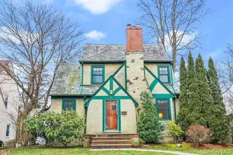 80 Harvard Dr, Greenburgh, NY 10530