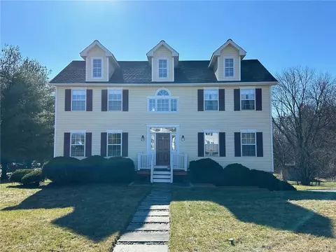 1 Harvard Dr, Poughkeepsie, NY 12603