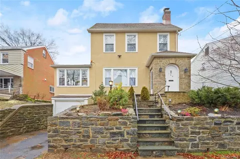 160 Hillcrest Rd, Mount Vernon, NY 10552