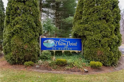 102 Sandpiper Ln, New Windsor, NY 12553