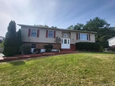 12 Maine Dr, Newburgh, NY 12550