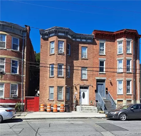 47 Carpenter Ave, Newburgh, NY 12550