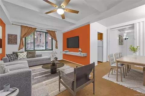1601 Metropolitan Ave #1C, New York, NY 10462