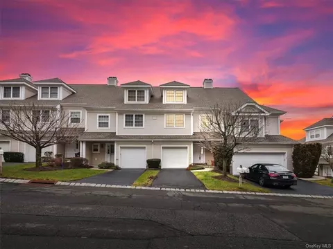 41 Crystal Hill Dr, Pomona, NY 10970