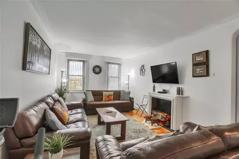 2190 Boston Rd #5C, Bronx, NY 10462