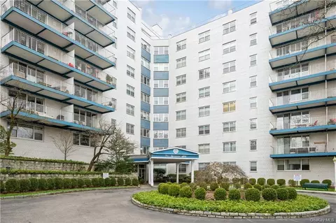 499 N Broadway #2J, White Plains, NY 10603
