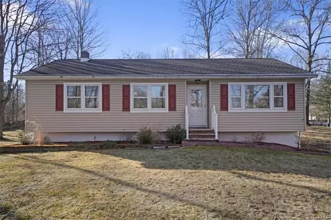 1 Park Rd, New Windsor, NY 12577