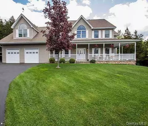 221 Oxford Rd, Chester, NY 10918