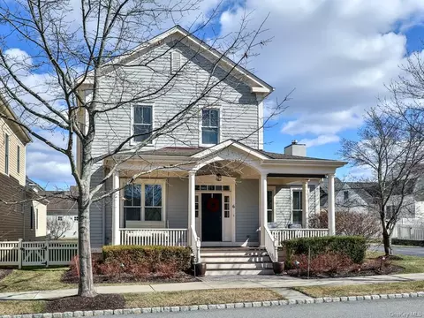 6 Aske St, Warwick, NY 10990