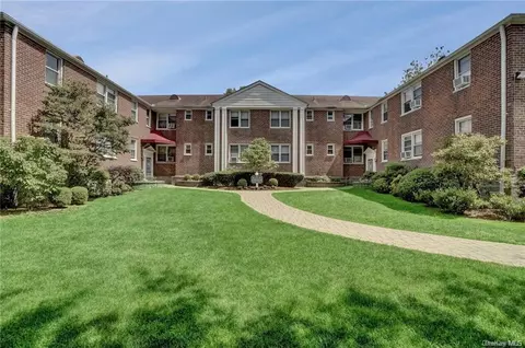 2 Bryant Cres #2C, White Plains, NY 10605