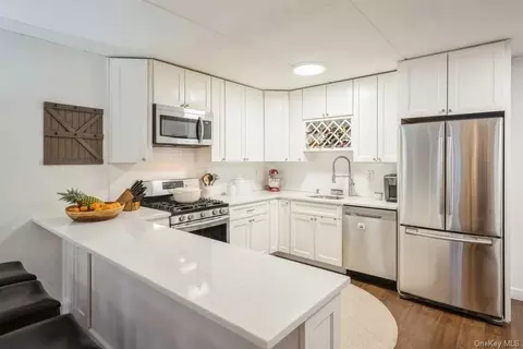470 Halstead Ave #1N, Harrison, NY 10528