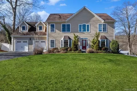 4 Barger St, Cortlandt, NY 10567