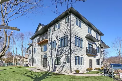 10 Walter Dr, Ramapo, NY 10952