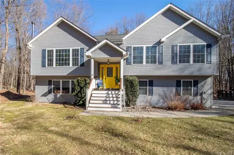 351 Willow Glen Rd, Milan, NY 12571