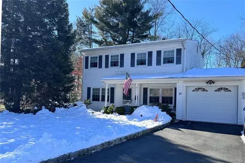 27 Highview Ave, Clarkstown, NY 10954