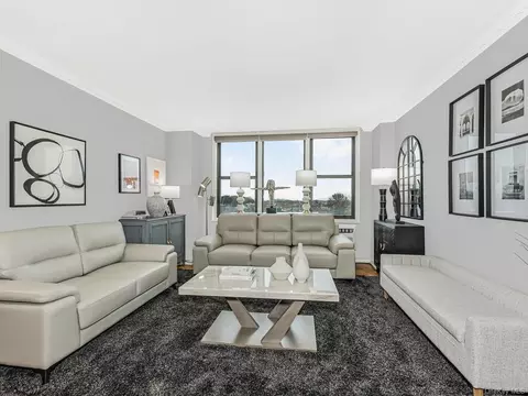 3121 Middletown Rd #5J, Bronx, NY 10461
